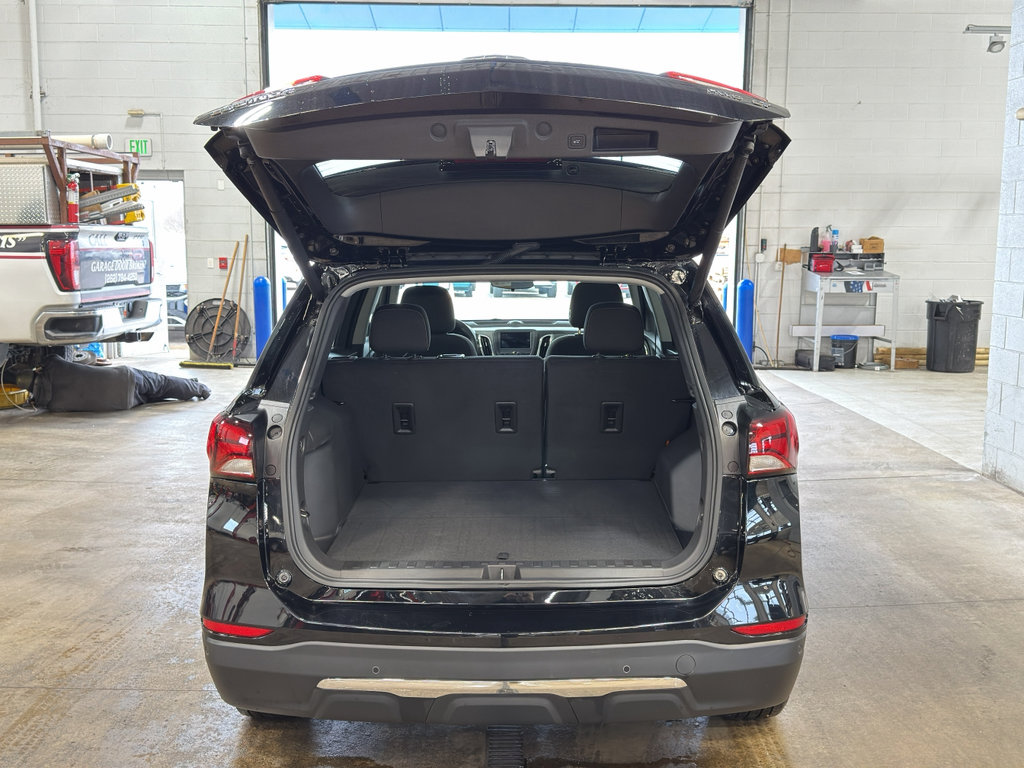Used 2023 Chevrolet Equinox LT image 37