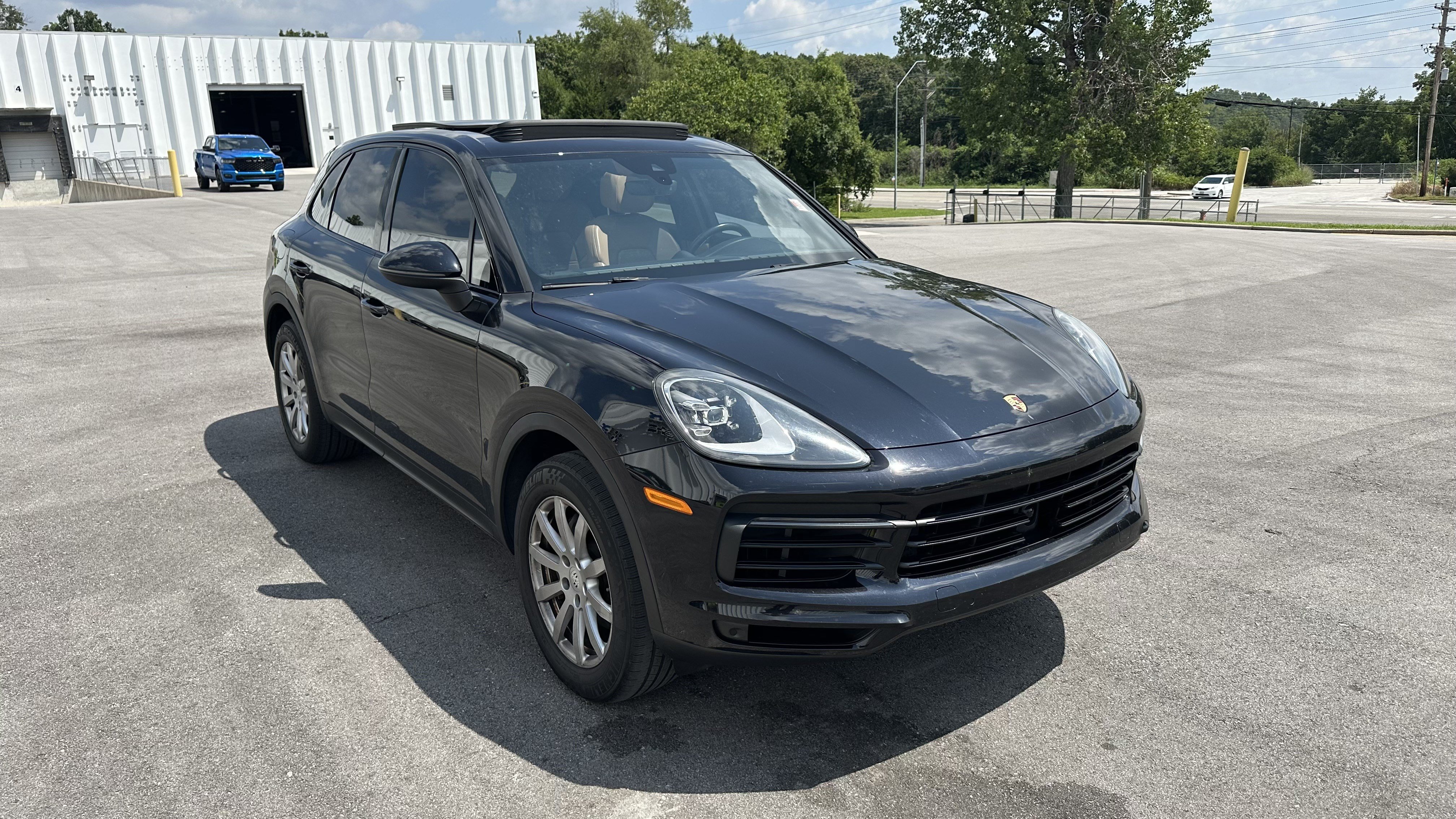 Used 2020 Porsche Cayenne AWD/4WD image 2