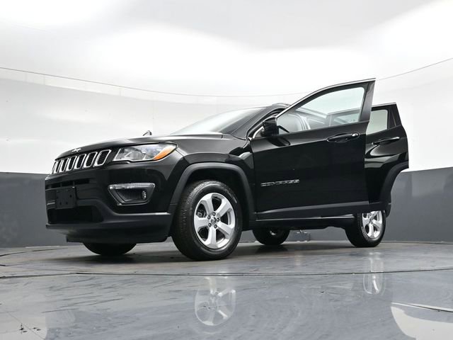 Used 2018 Jeep Compass Latitude w/ Cold Weather Group image 44