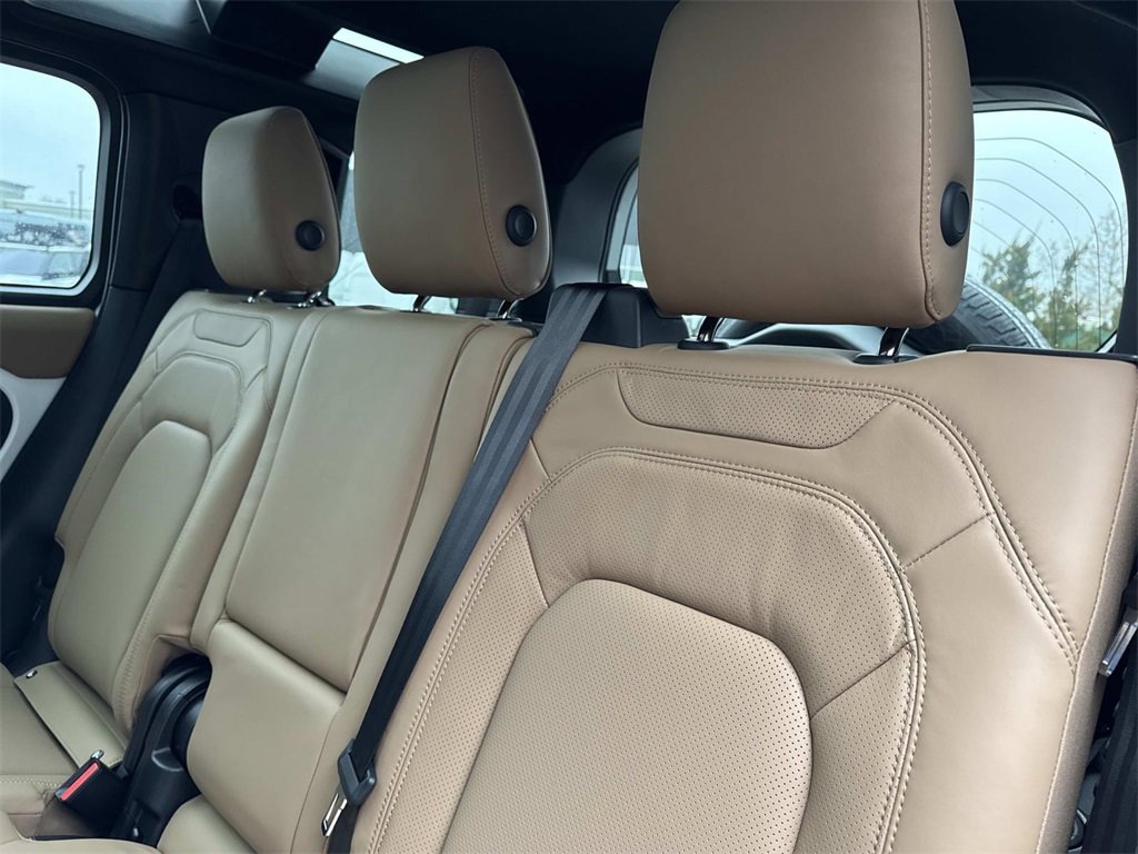 New 2026 Land Rover Defender 110 S image 13