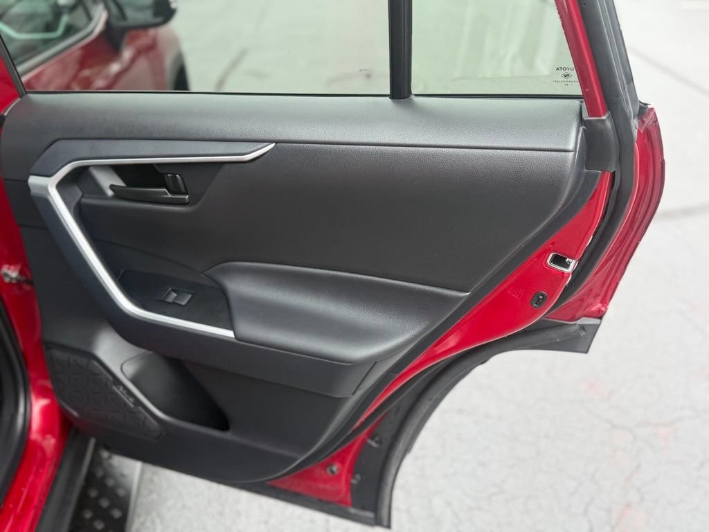 Certified 2025 Toyota RAV4 LE AWD/4WD image 18
