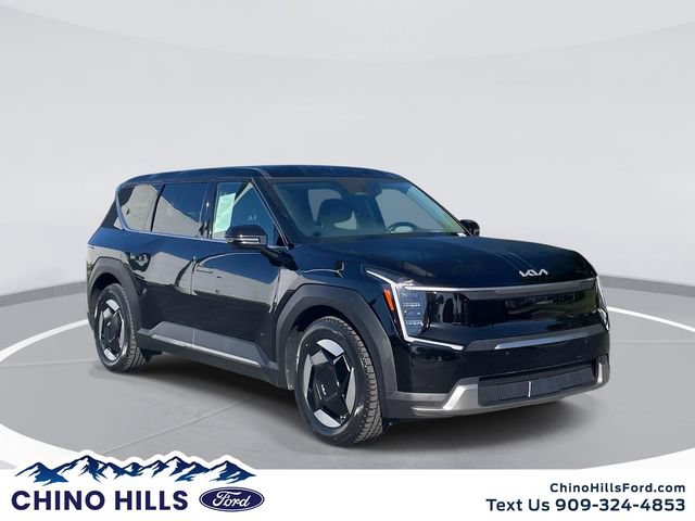 Used 2024 Kia EV9 Light Long Range RWD image 1