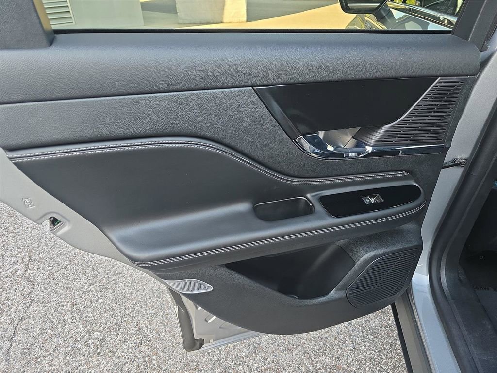 Certified 2022 Lincoln Corsair FWD image 10