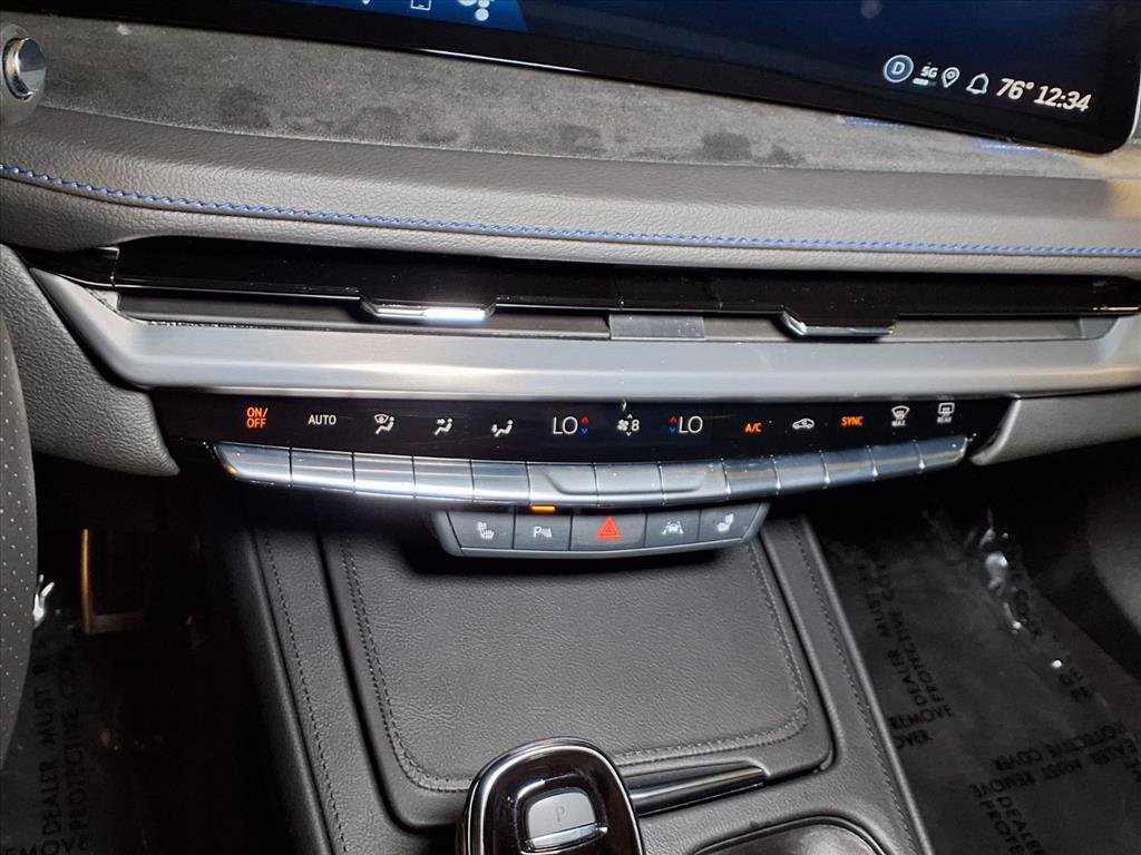 Certified 2025 Cadillac XT4 Sport w/ Cold Weather Package image 5