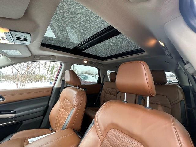 Used 2022 Nissan Pathfinder Platinum w/ Cargo Package image 25