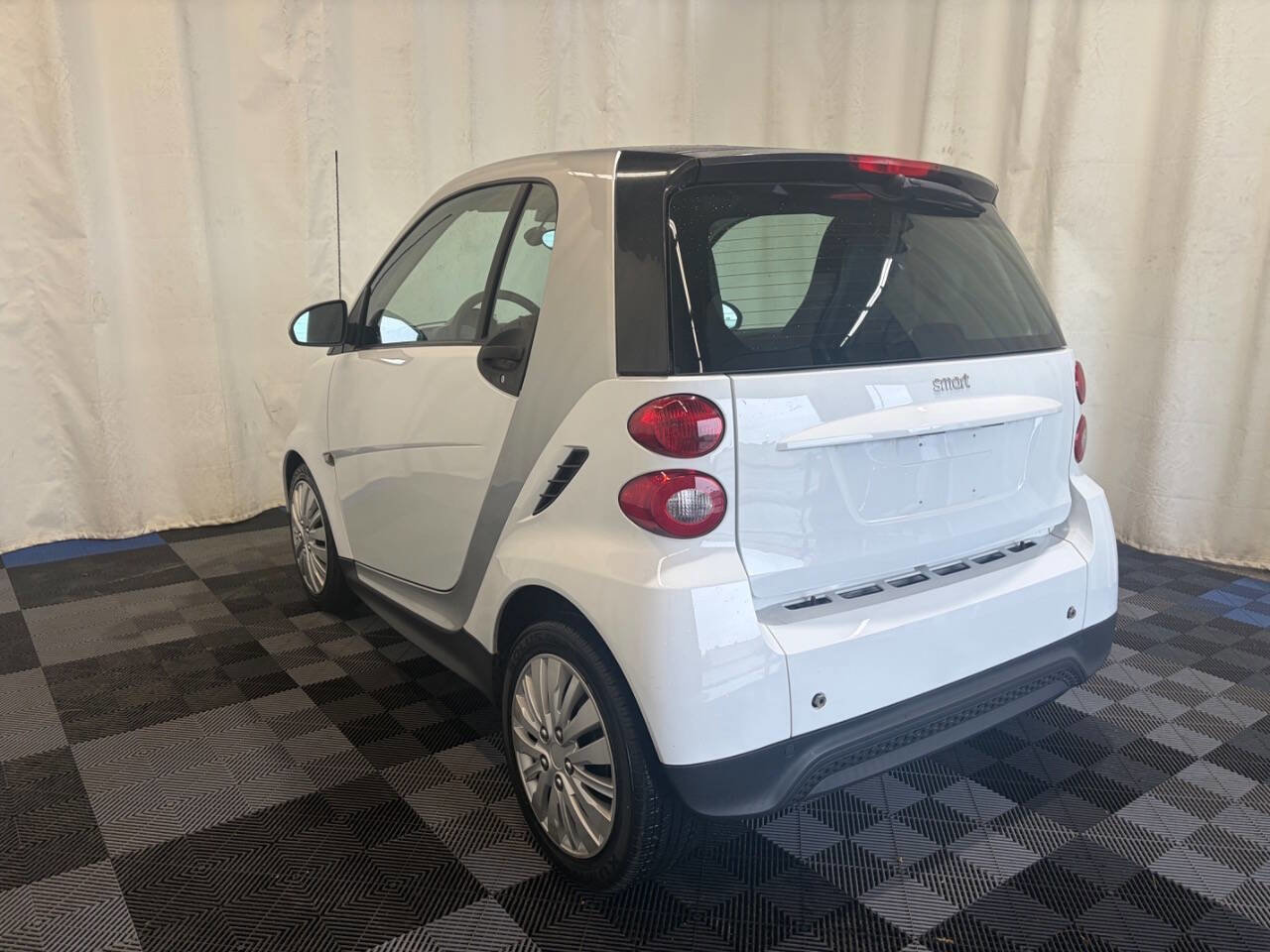 Used 2014 smart fortwo pure RWD image 5