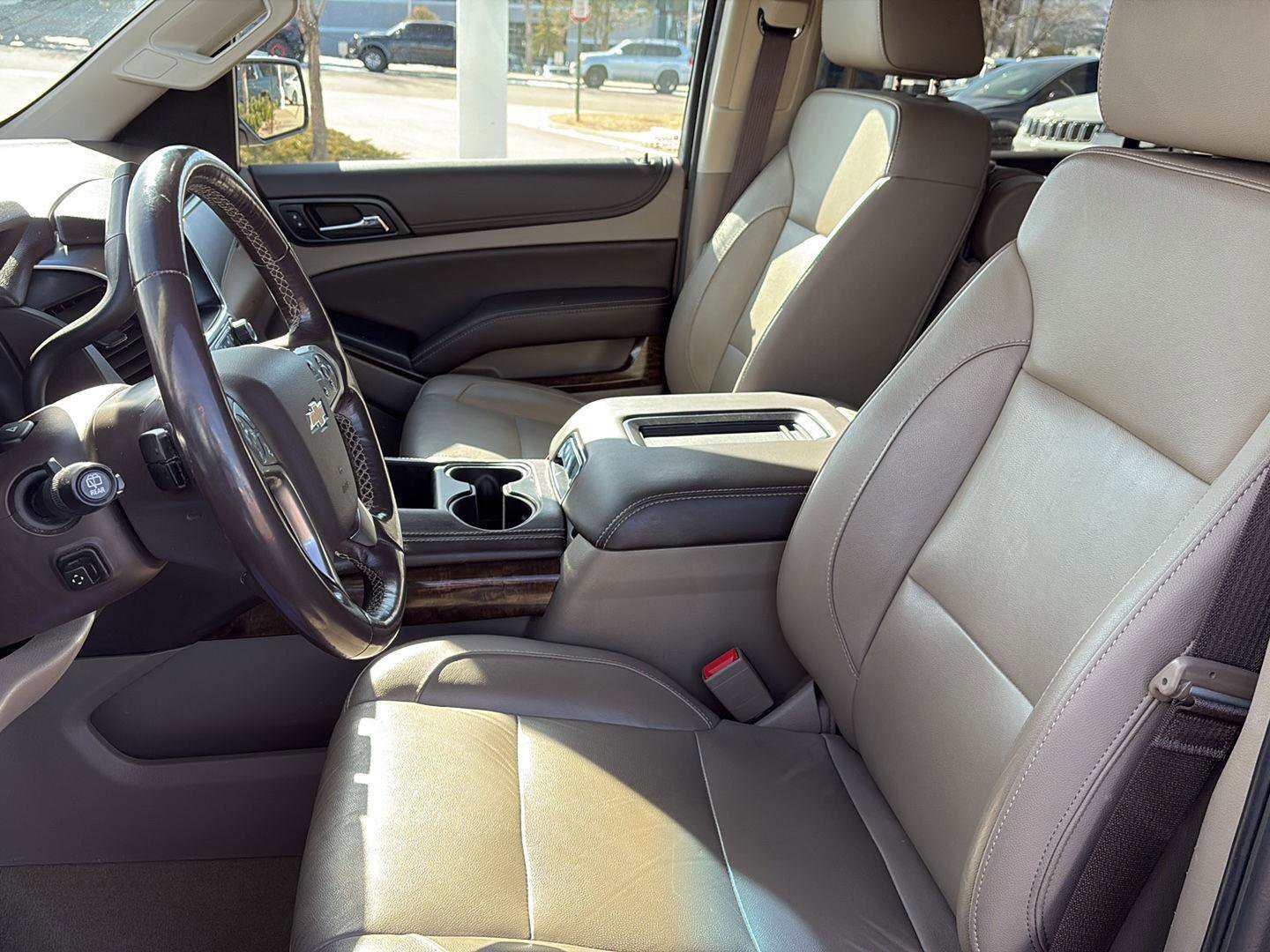 Used 2018 Chevrolet Suburban LT w/ Luxury Package image 11