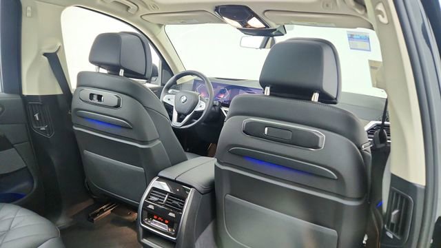 Used 2026 BMW X7 xDrive40i image 28