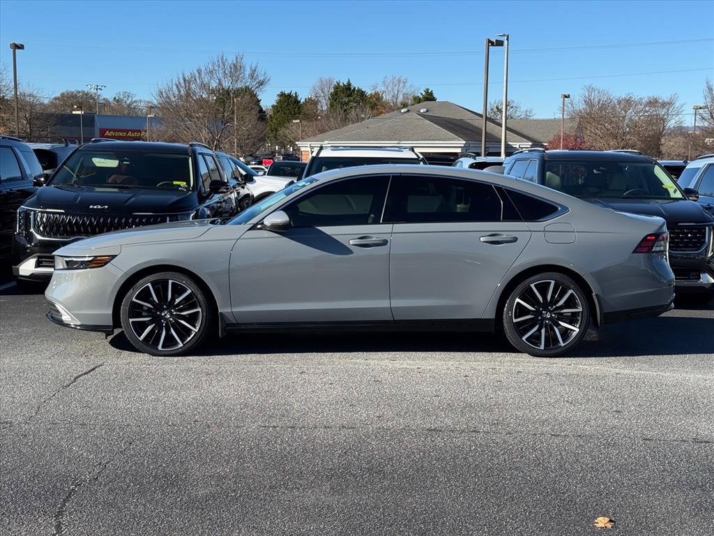 Used 2023 Honda Accord Touring image 6