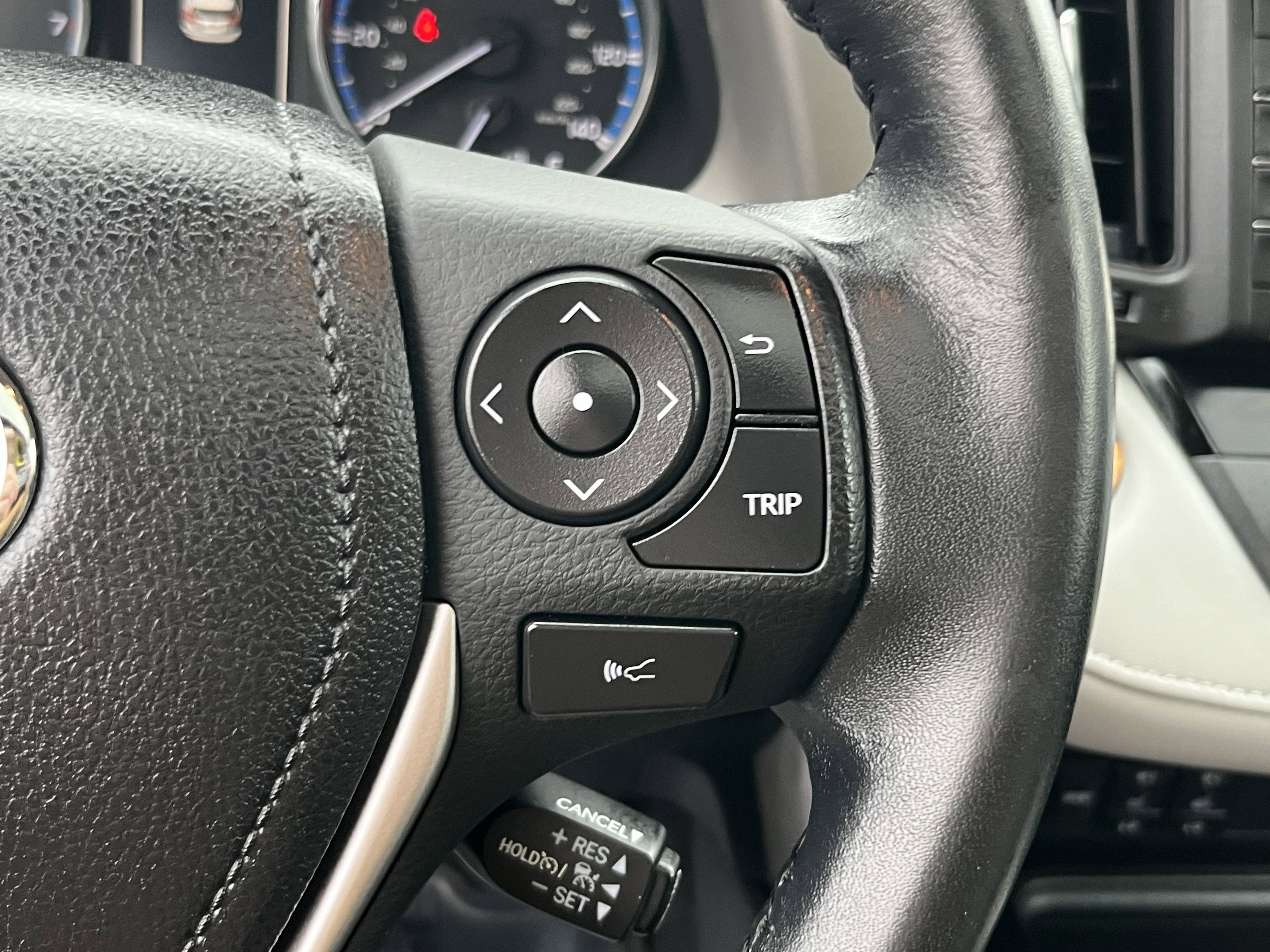 Used 2018 Toyota RAV4 Limited w/ Advanced Technology Package image 22