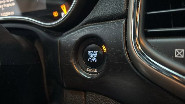 Used 2015 Jeep Grand Cherokee Laredo image 12