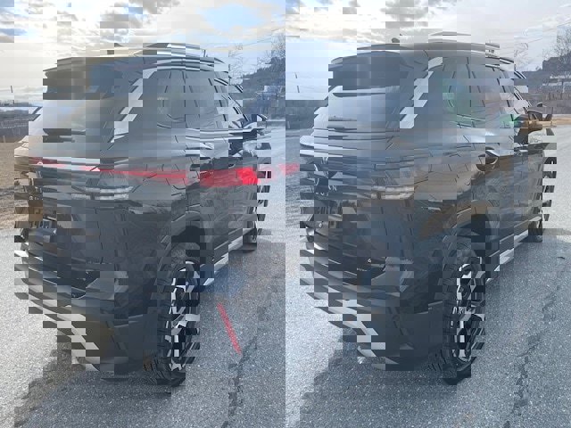 New 2025 Volkswagen Tiguan SE image 3