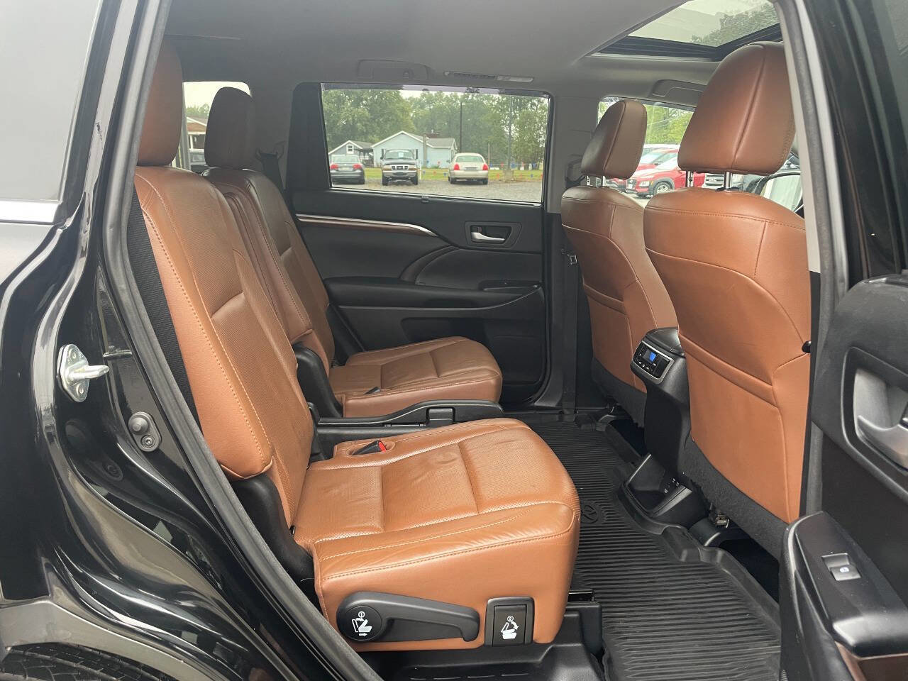 Used 2018 Toyota Highlander Limited image 20