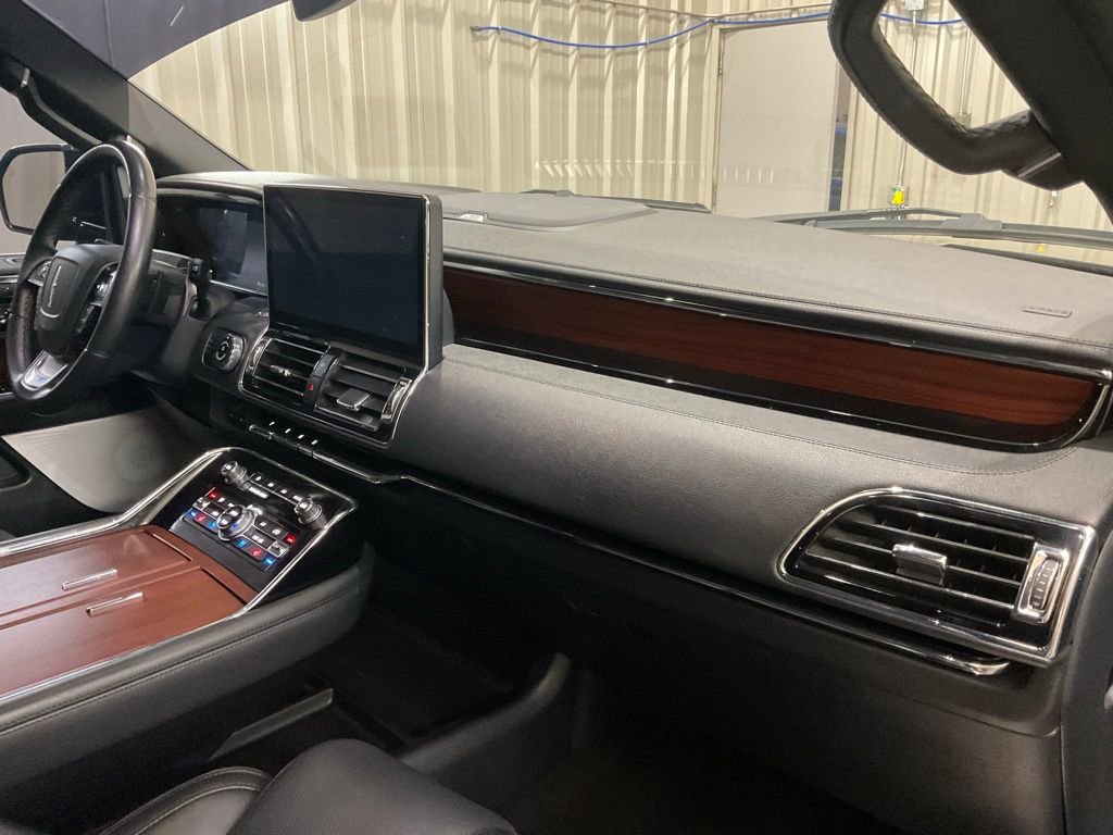 Used 2023 Lincoln Navigator Reserve AWD/4WD image 19