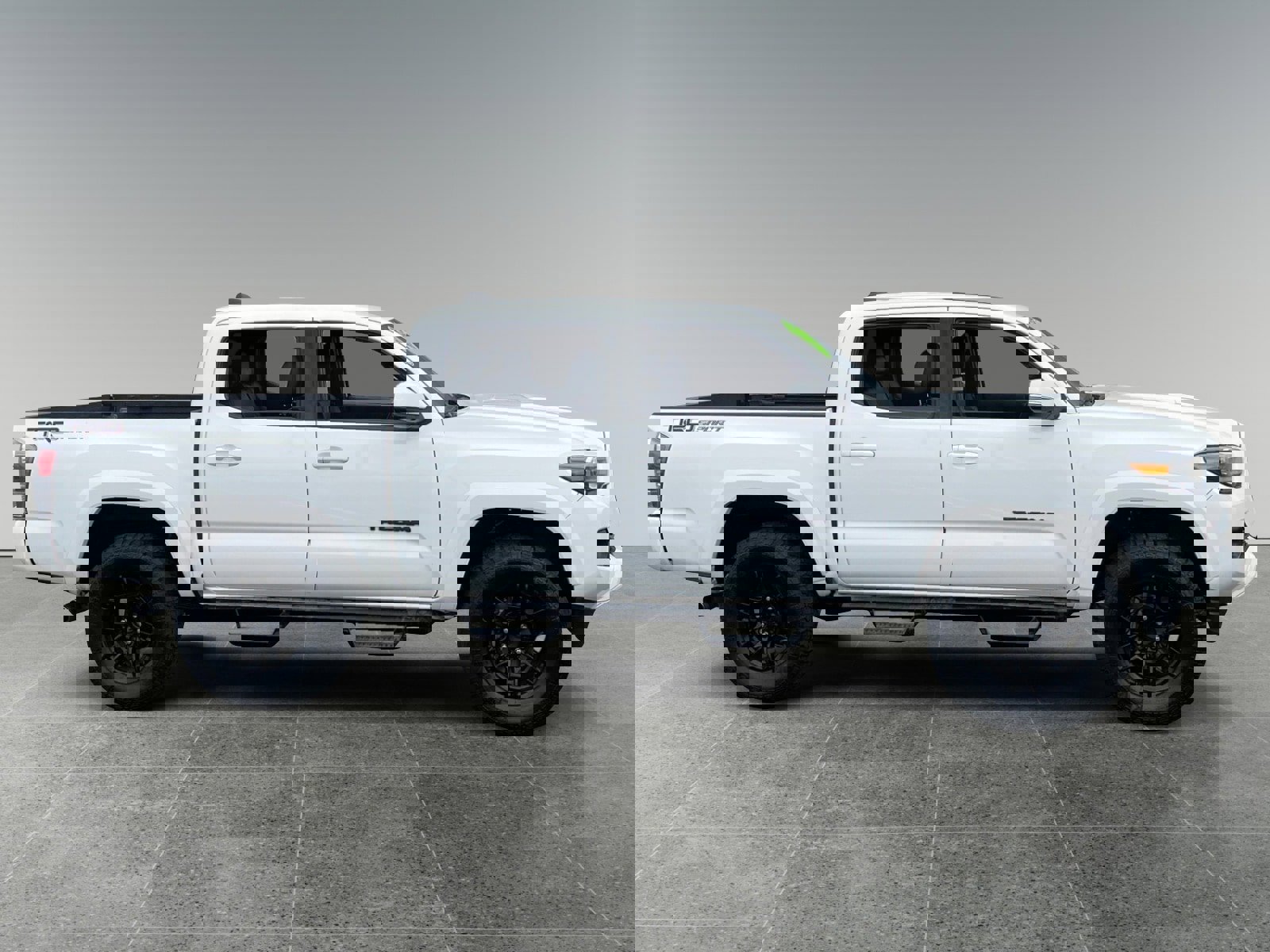 Used 2021 Toyota Tacoma TRD Sport w/ TRD Premium Sport Package image 6