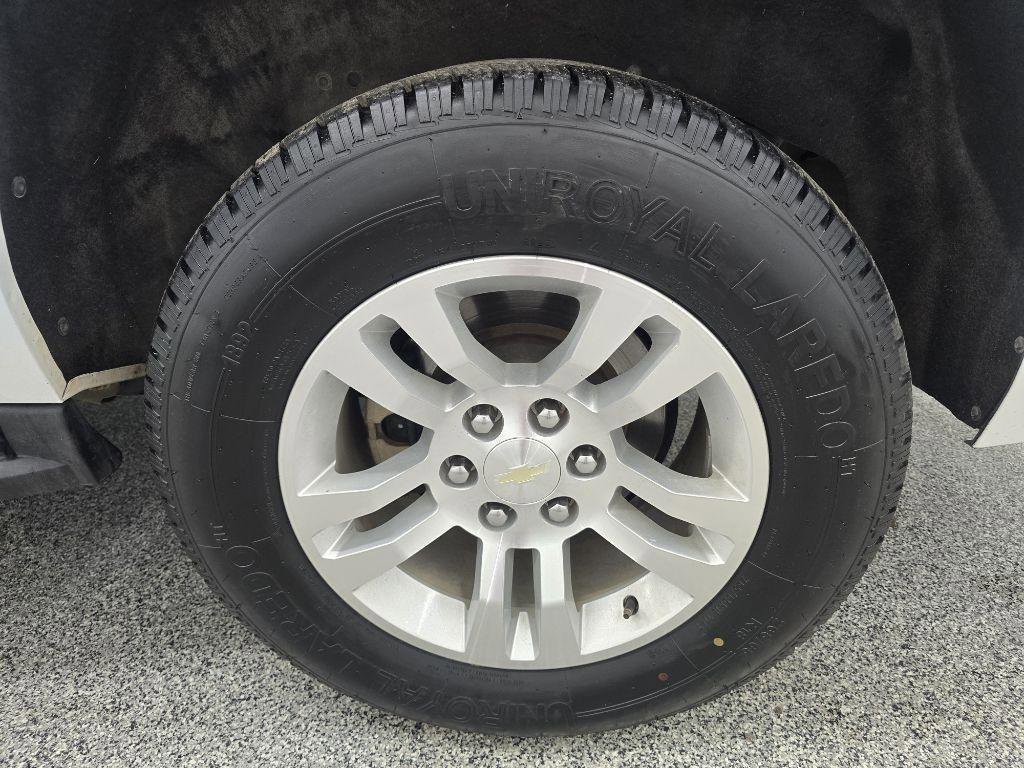 Used 2020 Chevrolet Suburban LS RWD image 34