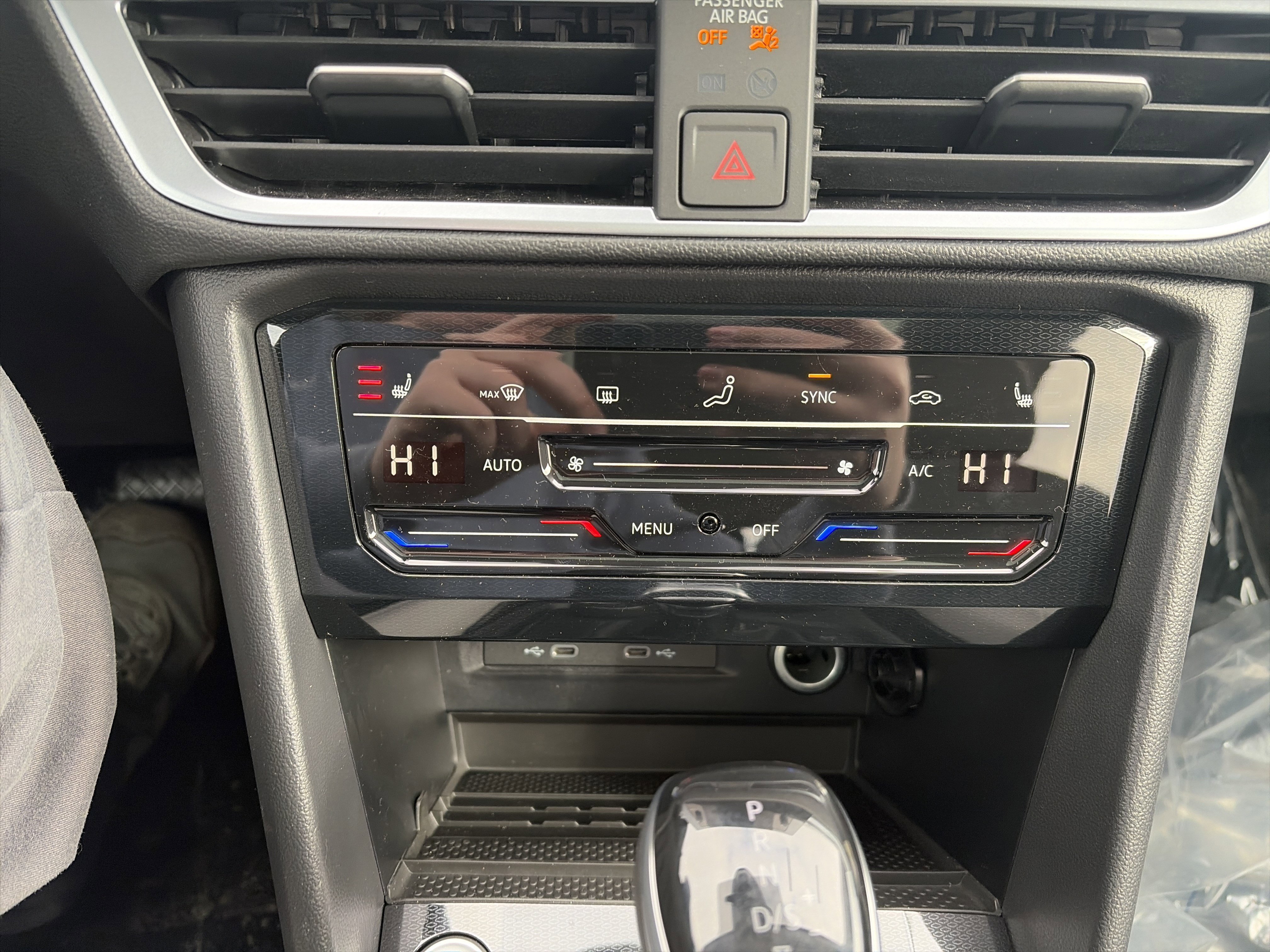 New 2026 Volkswagen Taos SE image 26