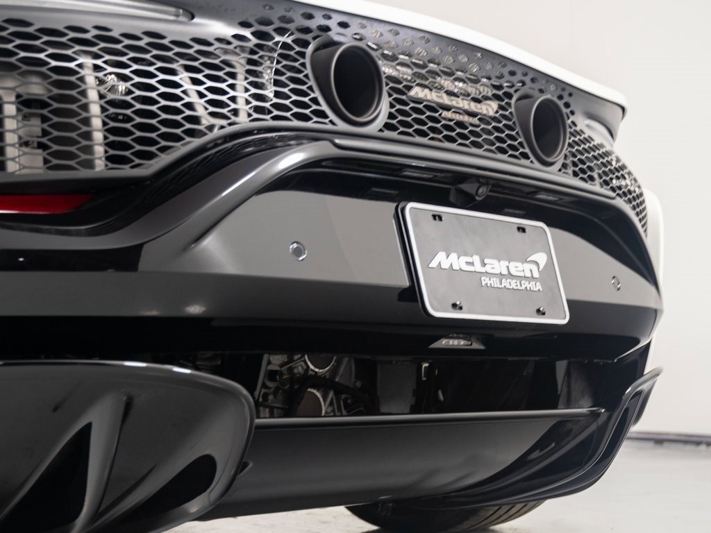 New 2025 McLaren Artura image 40