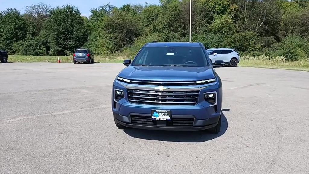New 2026 Chevrolet Traverse LT w/ Sun and Wheel Package image 3
