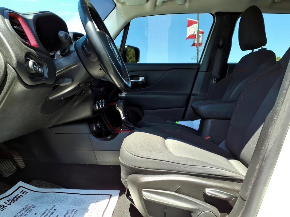 Used 2017 Jeep Renegade Trailhawk image 14