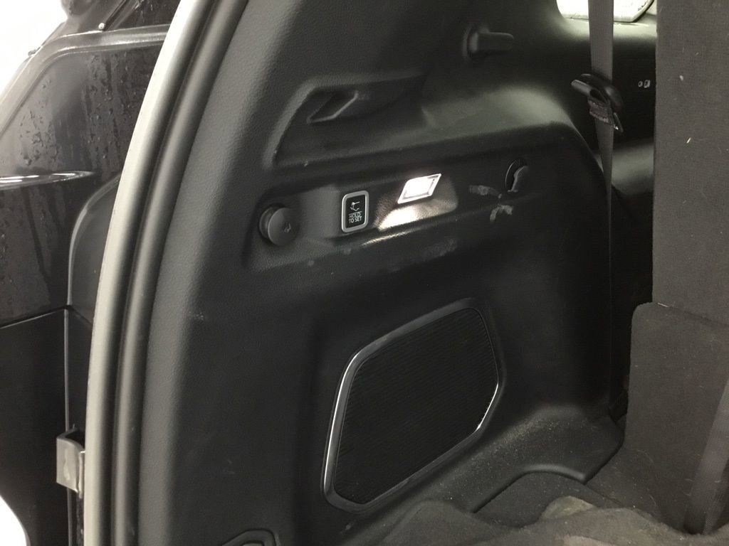 Used 2023 Jeep Grand Cherokee L Limited AWD/4WD image 36