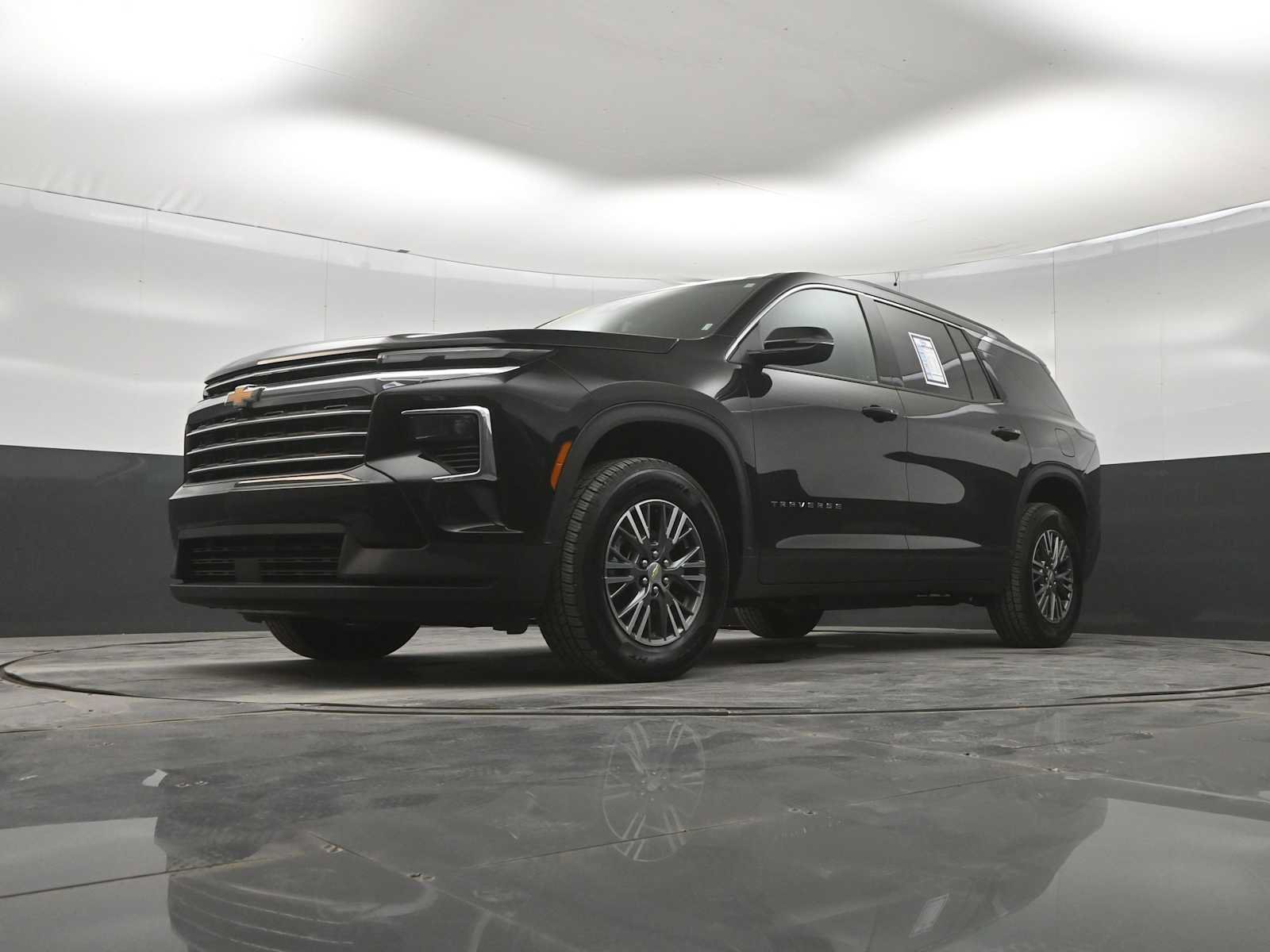 Used 2025 Chevrolet Traverse LT AWD/4WD image 38