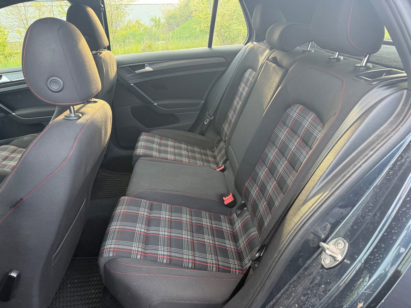 Used 2018 Volkswagen Golf 4-Door FWD image 10