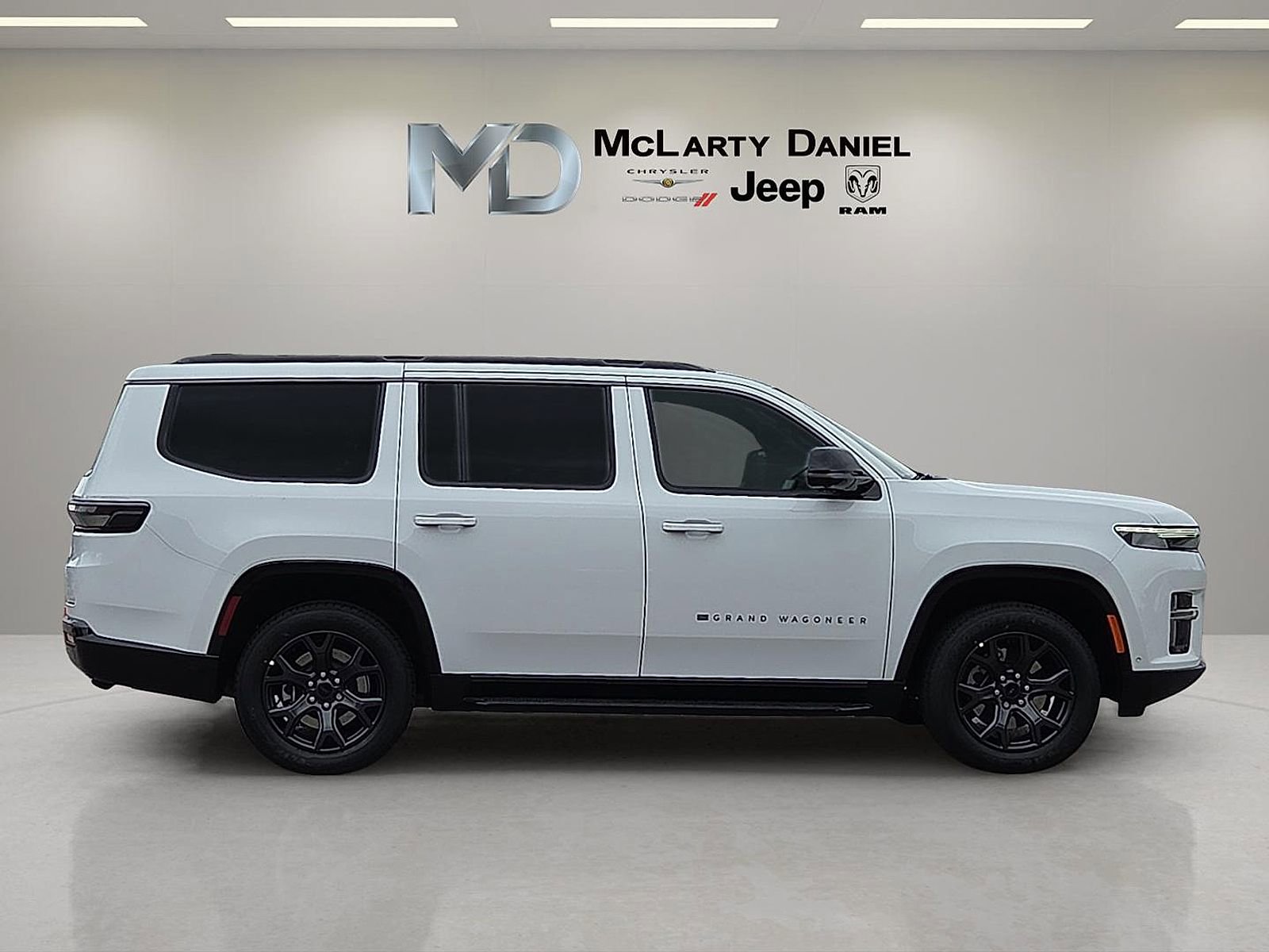 New 2026 Jeep Grand Wagoneer Limited w/ Convenience Group I AWD/4WD image 6