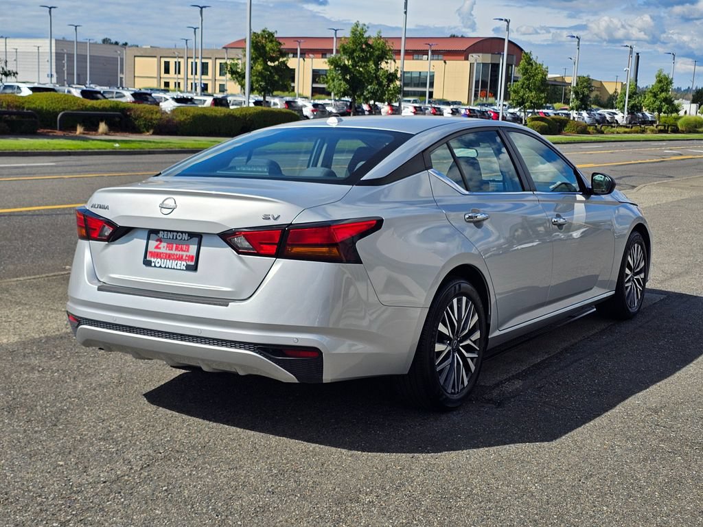 Used 2024 Nissan Altima 2.5 SV FWD image 5