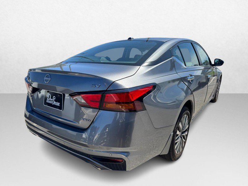 Used 2024 Nissan Altima 2.5 SV w/ SV Premium Package AWD/4WD image 5