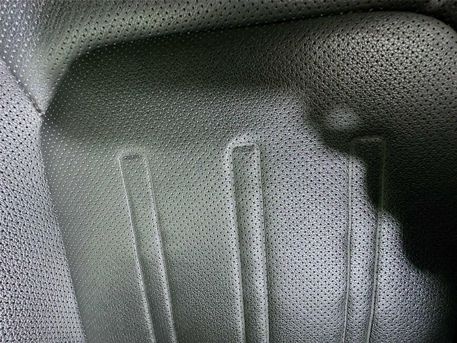 Used 2021 Land Rover Defender 90 First Edition image 34