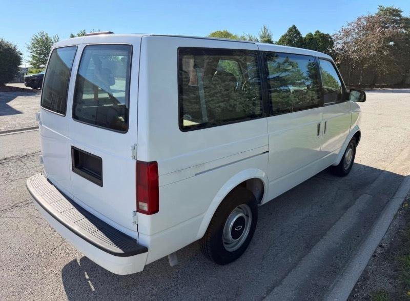 Used 1999 Chevrolet Astro Passenger RWD image 9