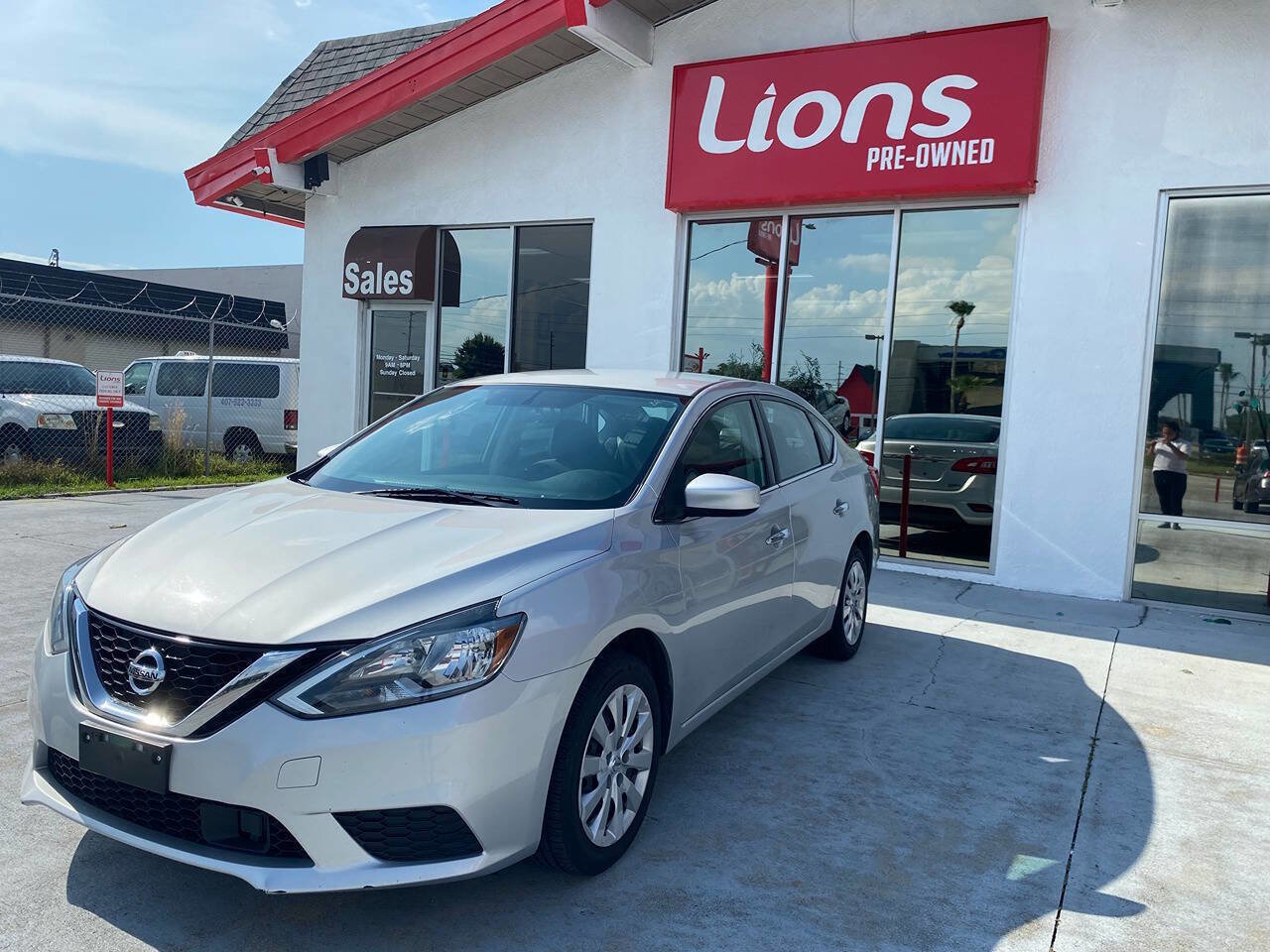 Used 2019 Nissan Sentra S FWD image 2
