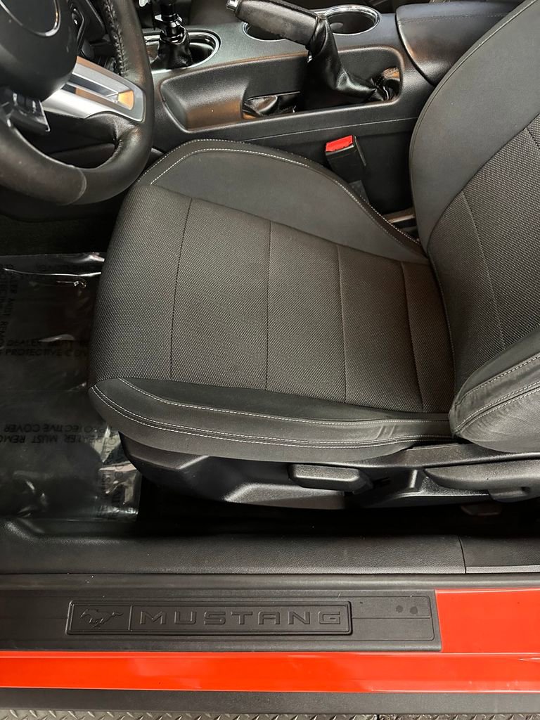 Used 2015 Ford Mustang Coupe RWD image 13
