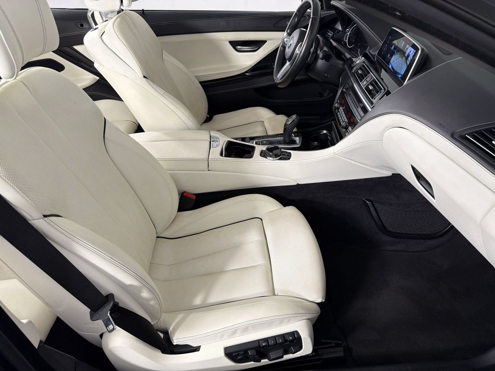 Used 2018 BMW 650i Convertible RWD image 25