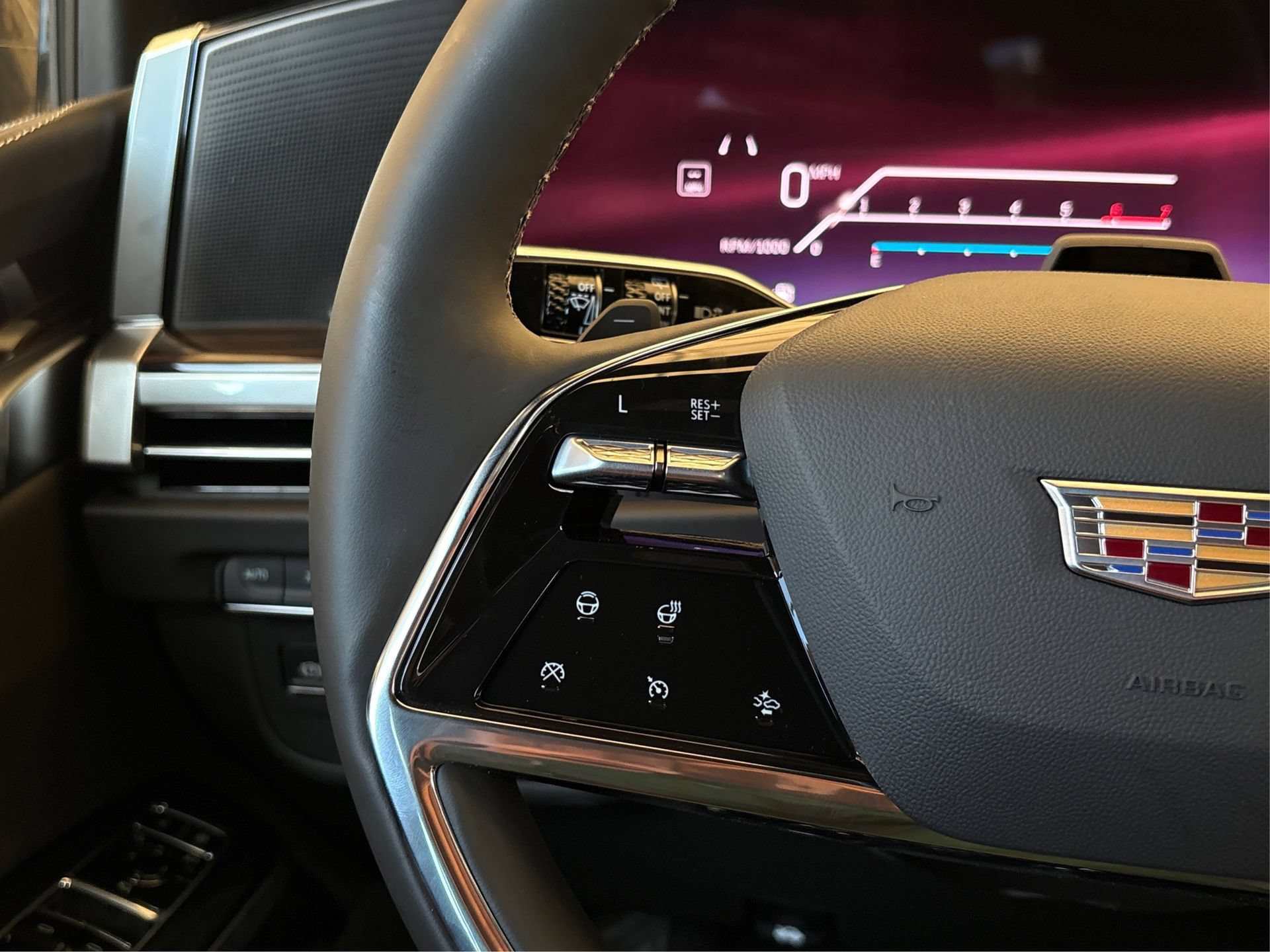 New 2026 Cadillac Escalade ESV Luxury AWD/4WD image 27