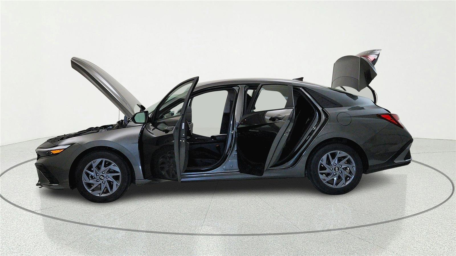 Used 2024 Hyundai Elantra SEL FWD image 6