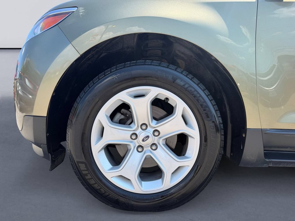 Used 2013 Ford Edge SEL FWD image 9