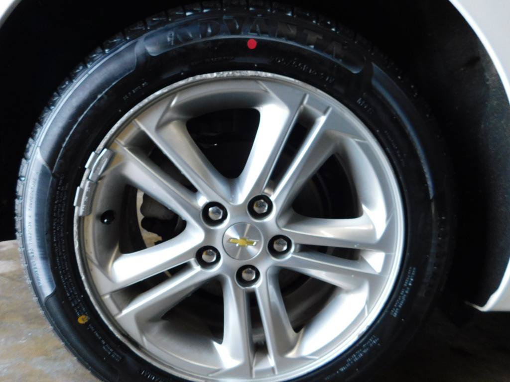 Used 2017 Chevrolet Cruze LT FWD image 18