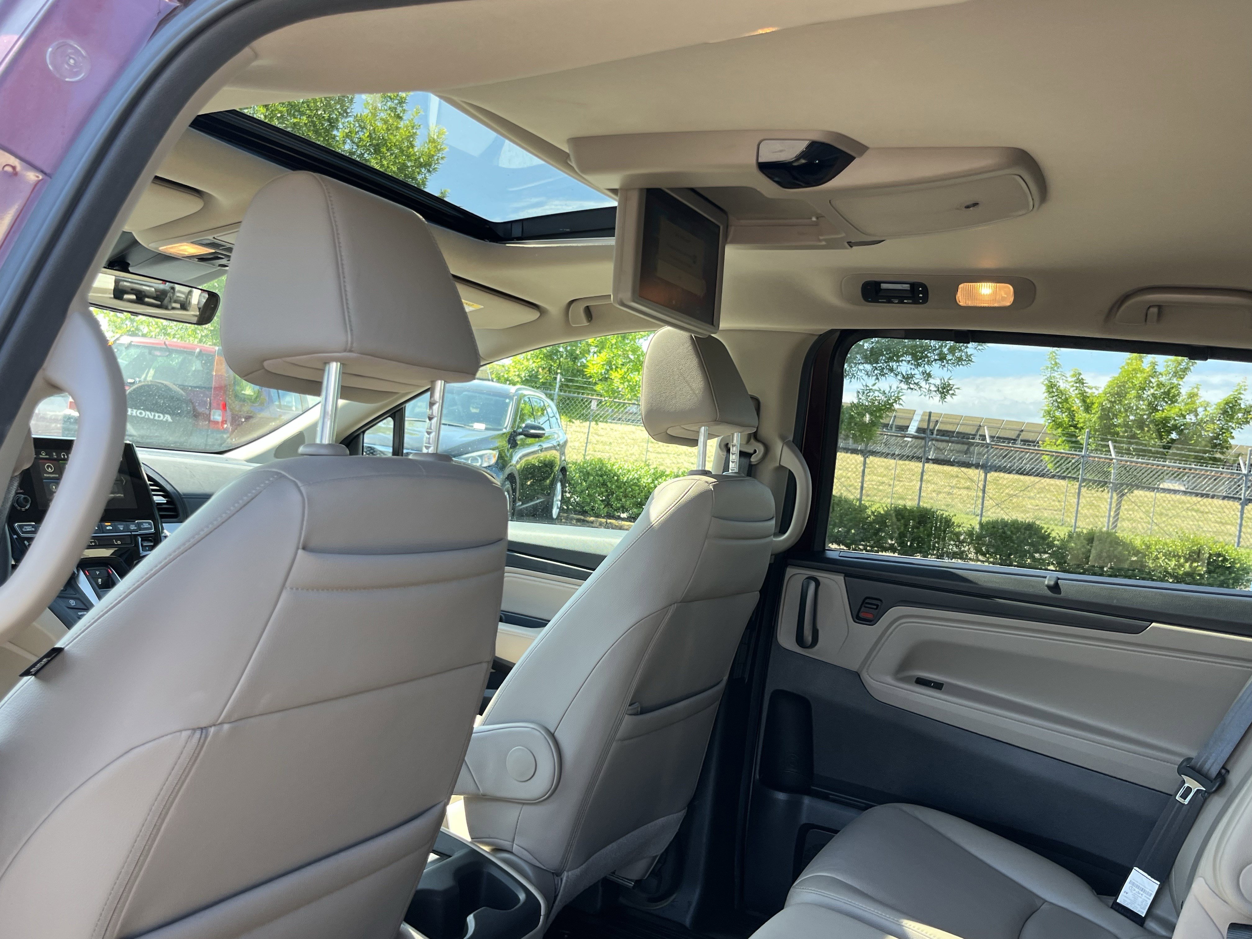 Used 2018 Honda Odyssey Touring image 15