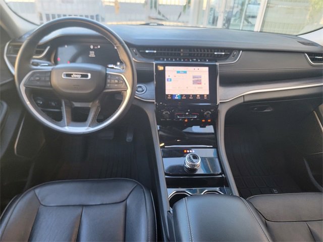 Used 2022 Jeep Grand Cherokee L Limited w/ Black Appearance Package image 17