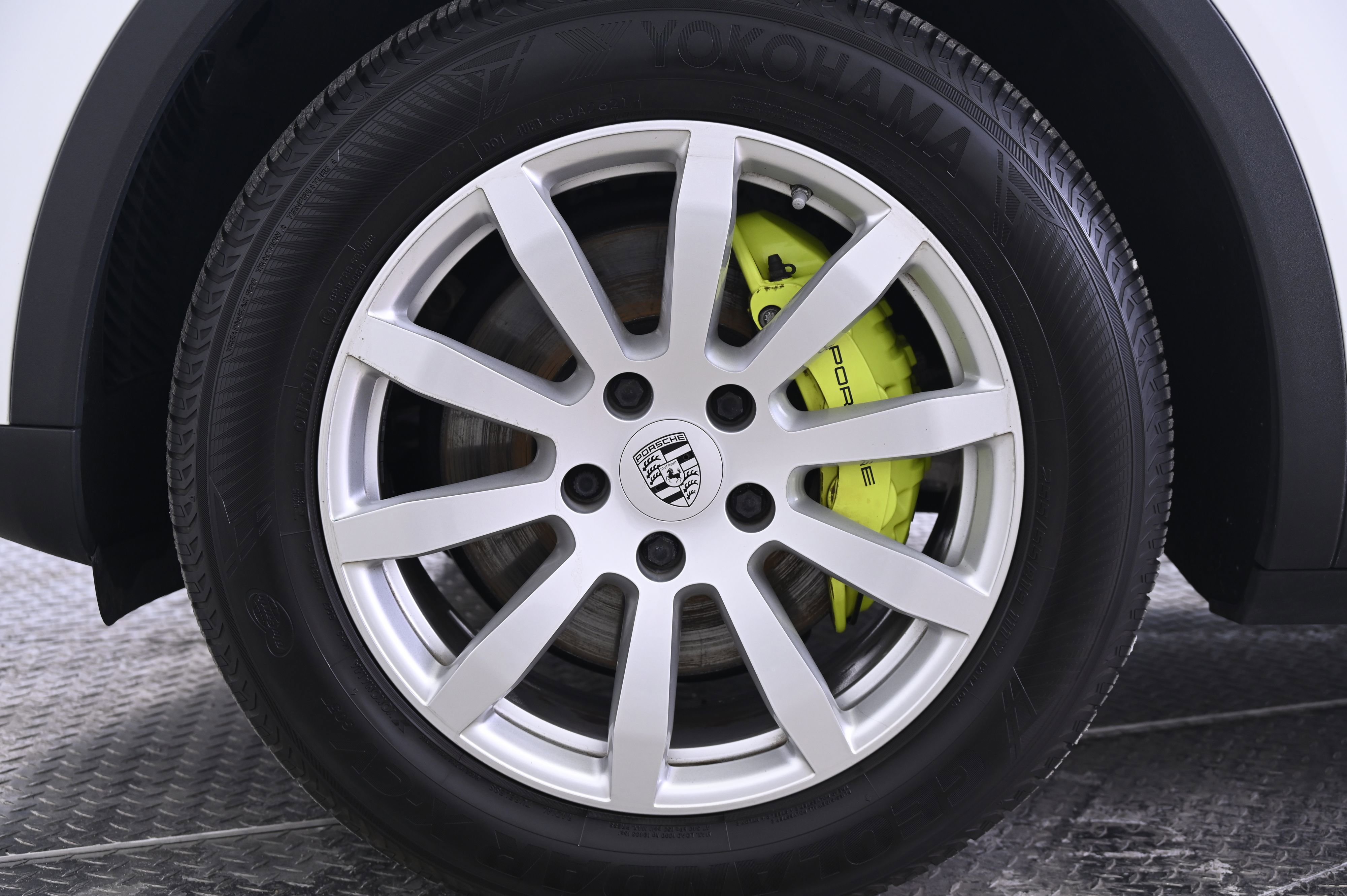 Certified 2022 Porsche Cayenne E-Hybrid image 11