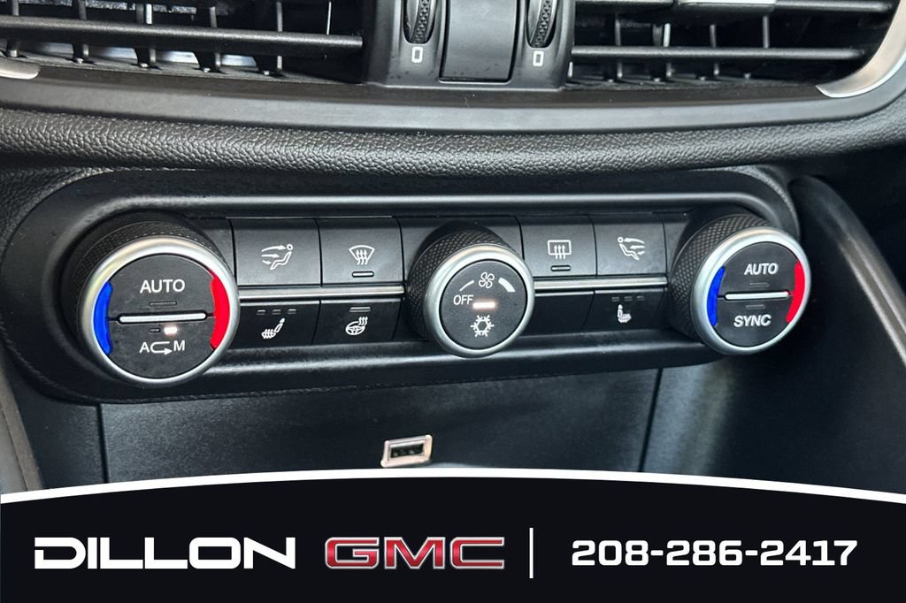 Used 2017 Alfa Romeo Giulia Quadrifoglio RWD image 19