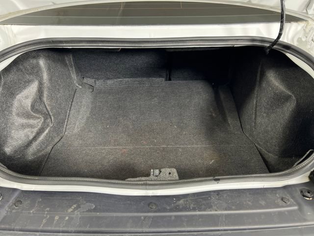 Used 2015 Dodge Challenger SXT image 22