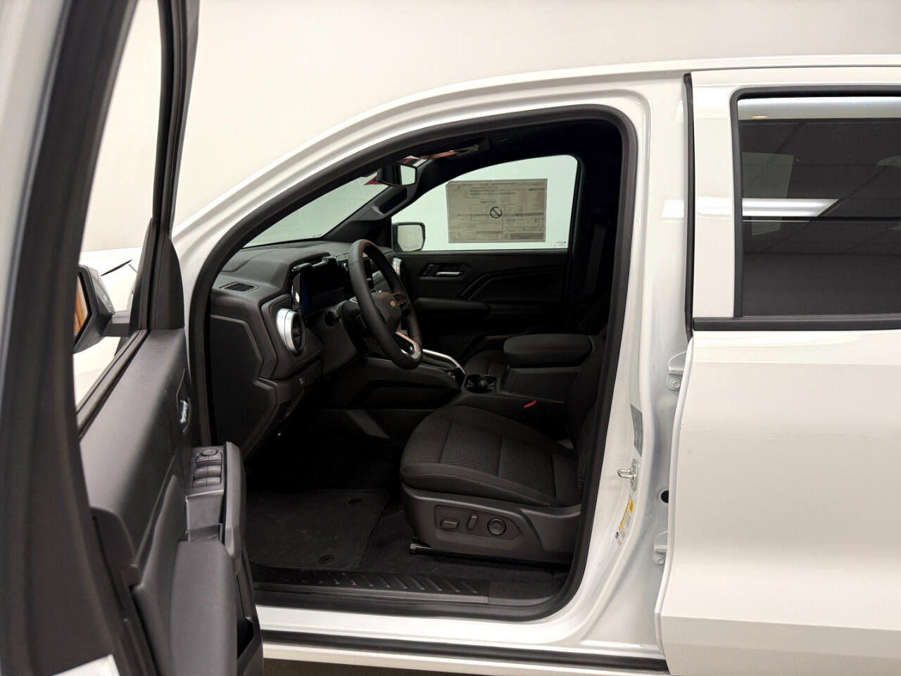New 2025 Chevrolet Colorado LT w/ Advanced Trailering Package image 28