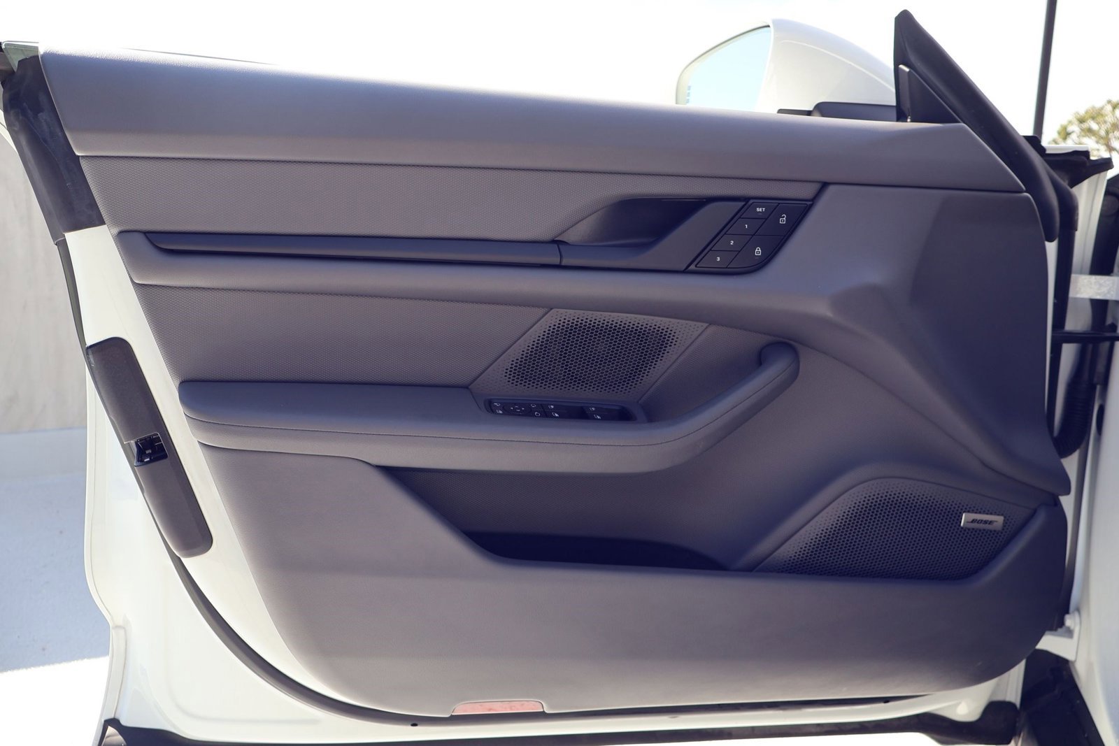 Certified 2022 Porsche Taycan image 12