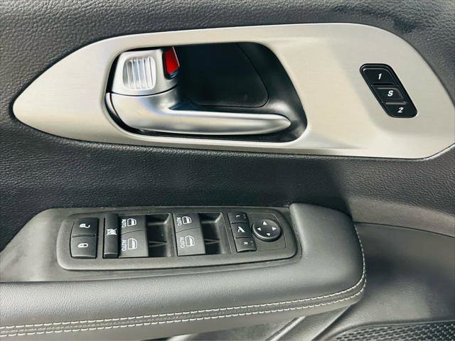 Certified 2023 Chrysler Pacifica Limited w/ S Appearance Package AWD/4WD image 21
