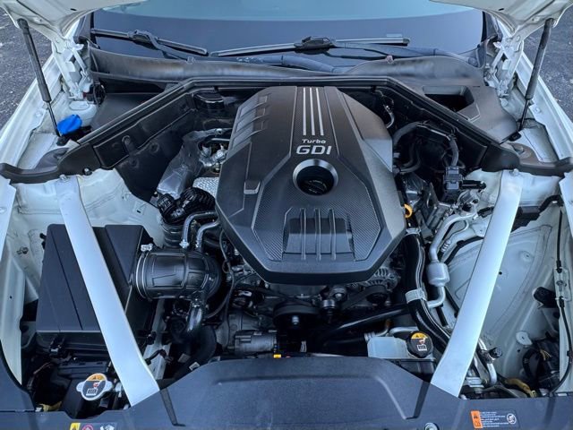 Used 2018 Kia Stinger Premium image 2