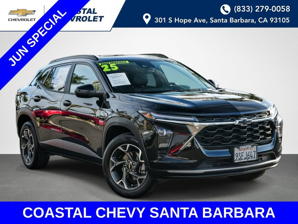 Used 2025 Chevrolet Trax LT w/ Driver Confidence Package FWD image 1