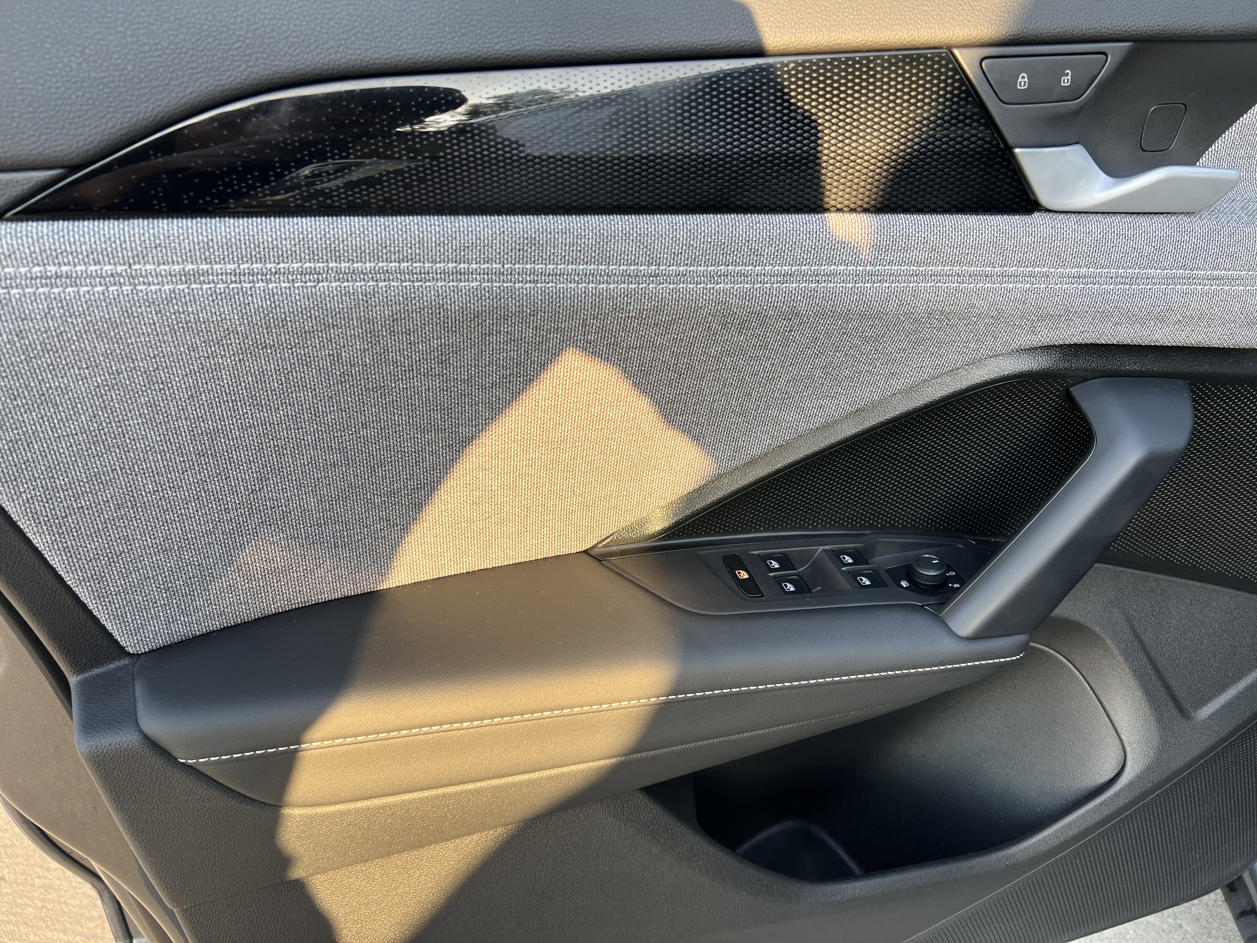 Certified 2025 Volkswagen Tiguan S FWD image 13